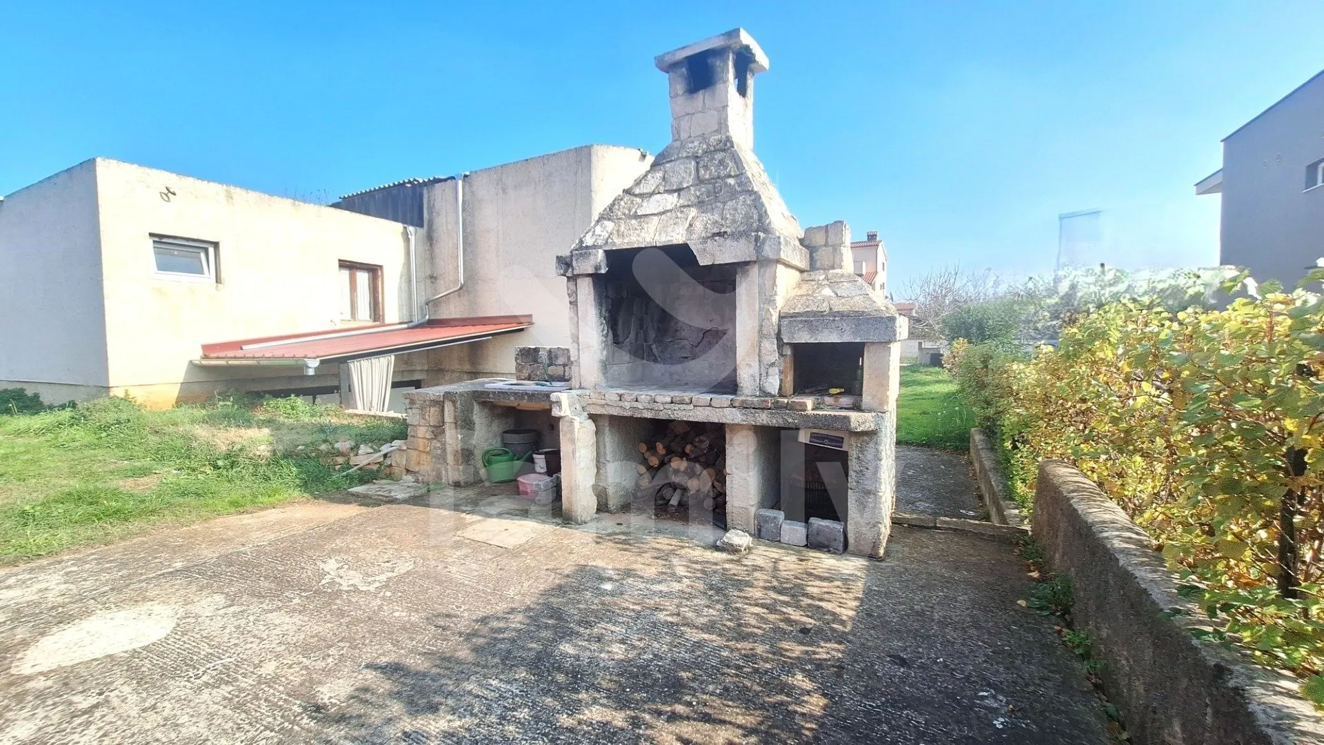 ekskluzivno obiteljsko stambena poslovna zgrada visokog potencijala - slika 14