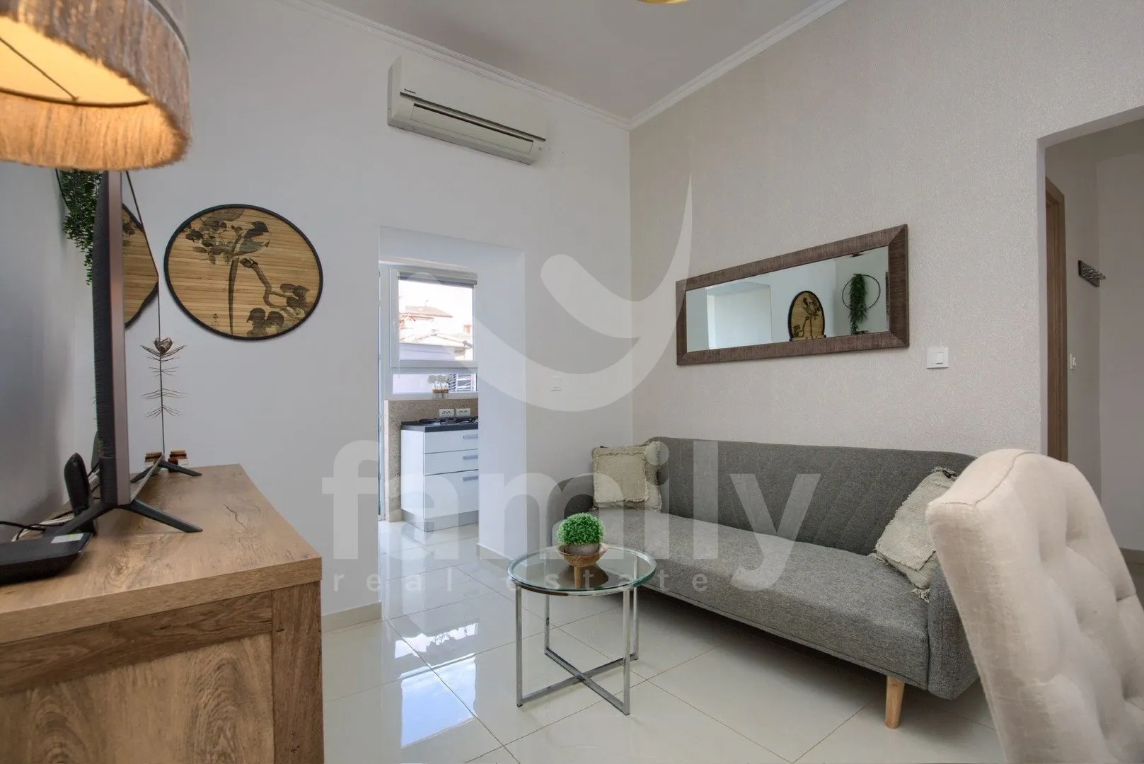 centar pule – renoviran stan s malim dvorištem - slika 3