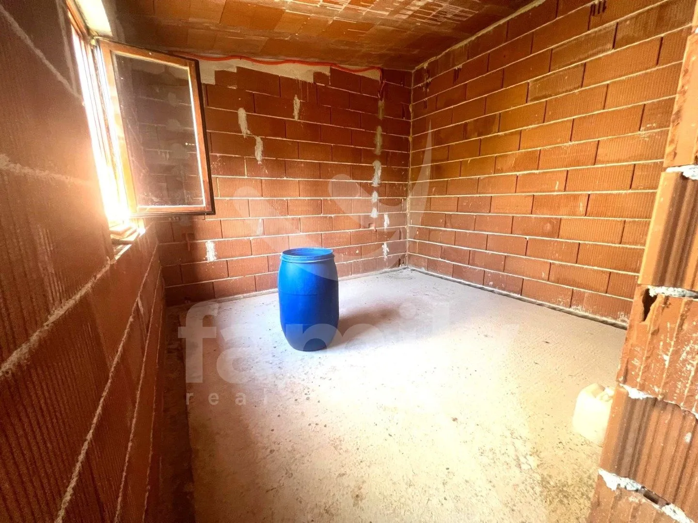 tri kuće za renovaciju na mirnoj lokaciji - slika 11