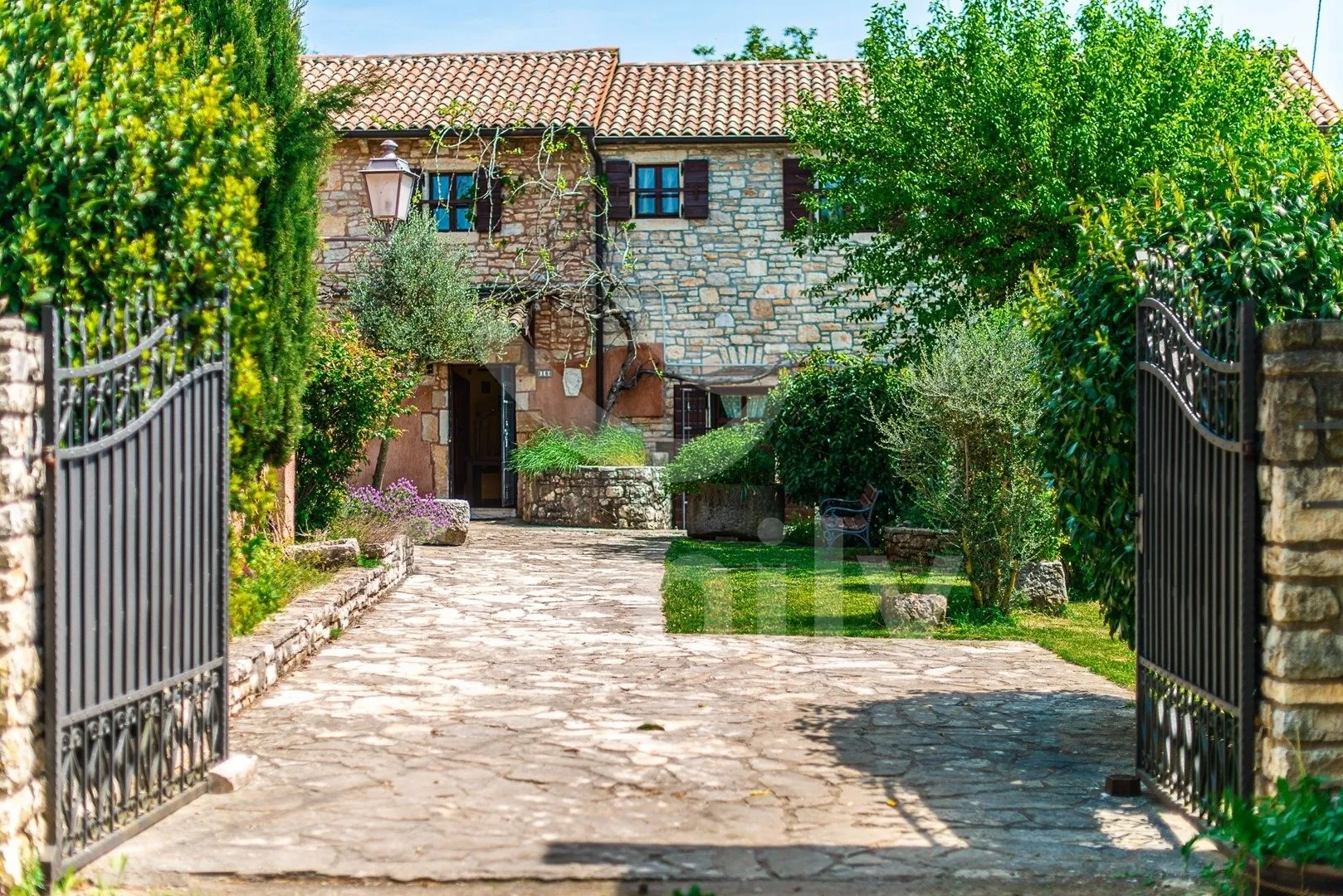 Autentična Kamena Vila U Srcu Istre - Žminj