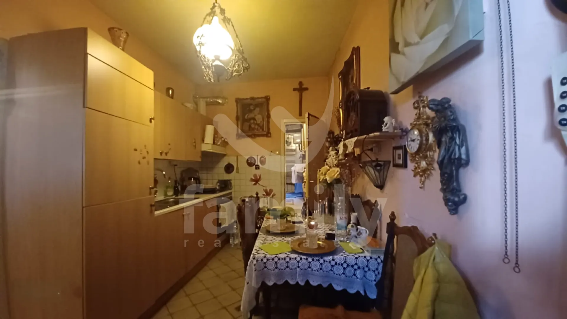 šarmantna stara kuća u puli koja čeka obnovu - slika 8