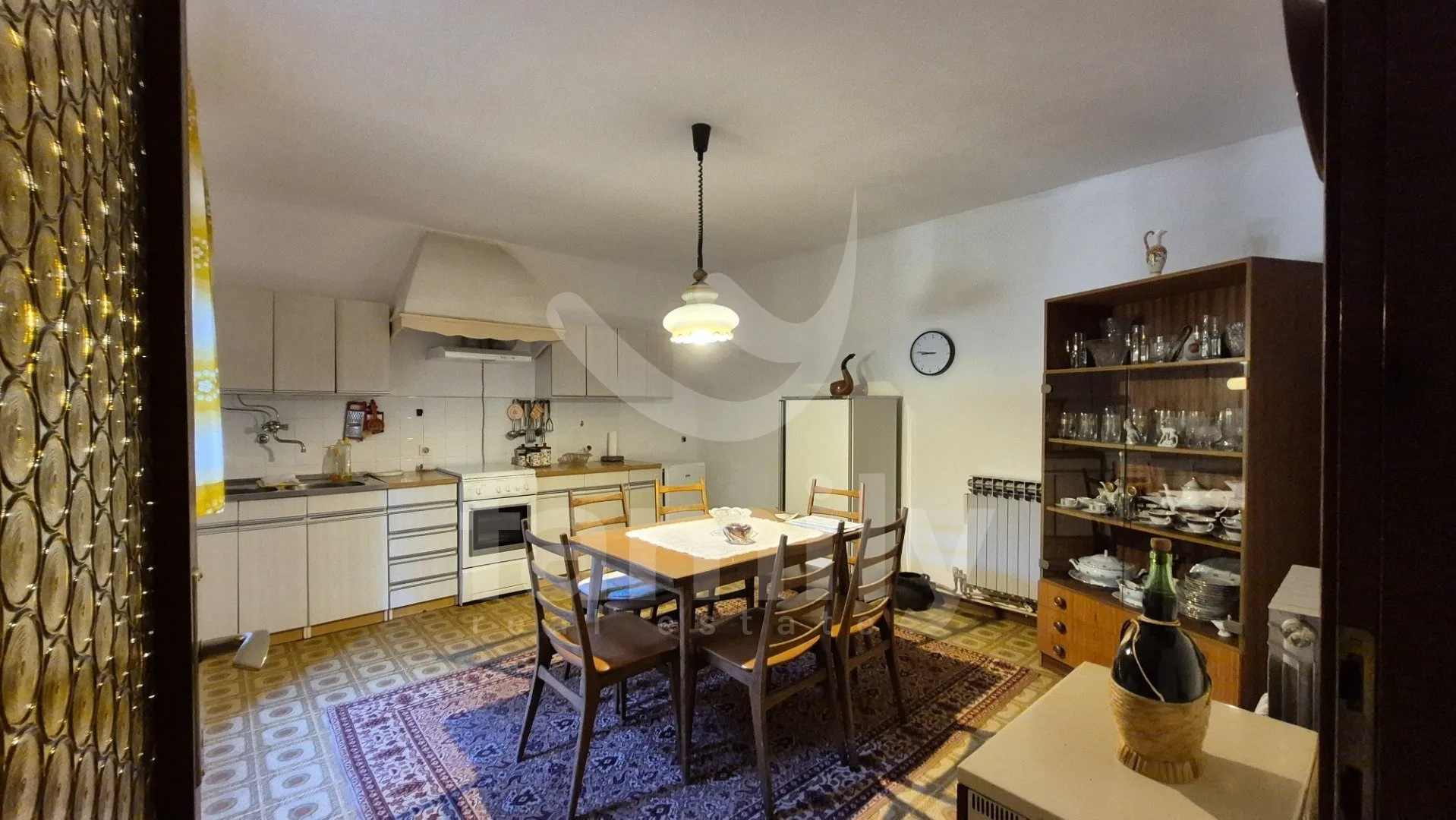 prodaja šarmantne kuće za renovaciju u mirnom naselju - slika 8