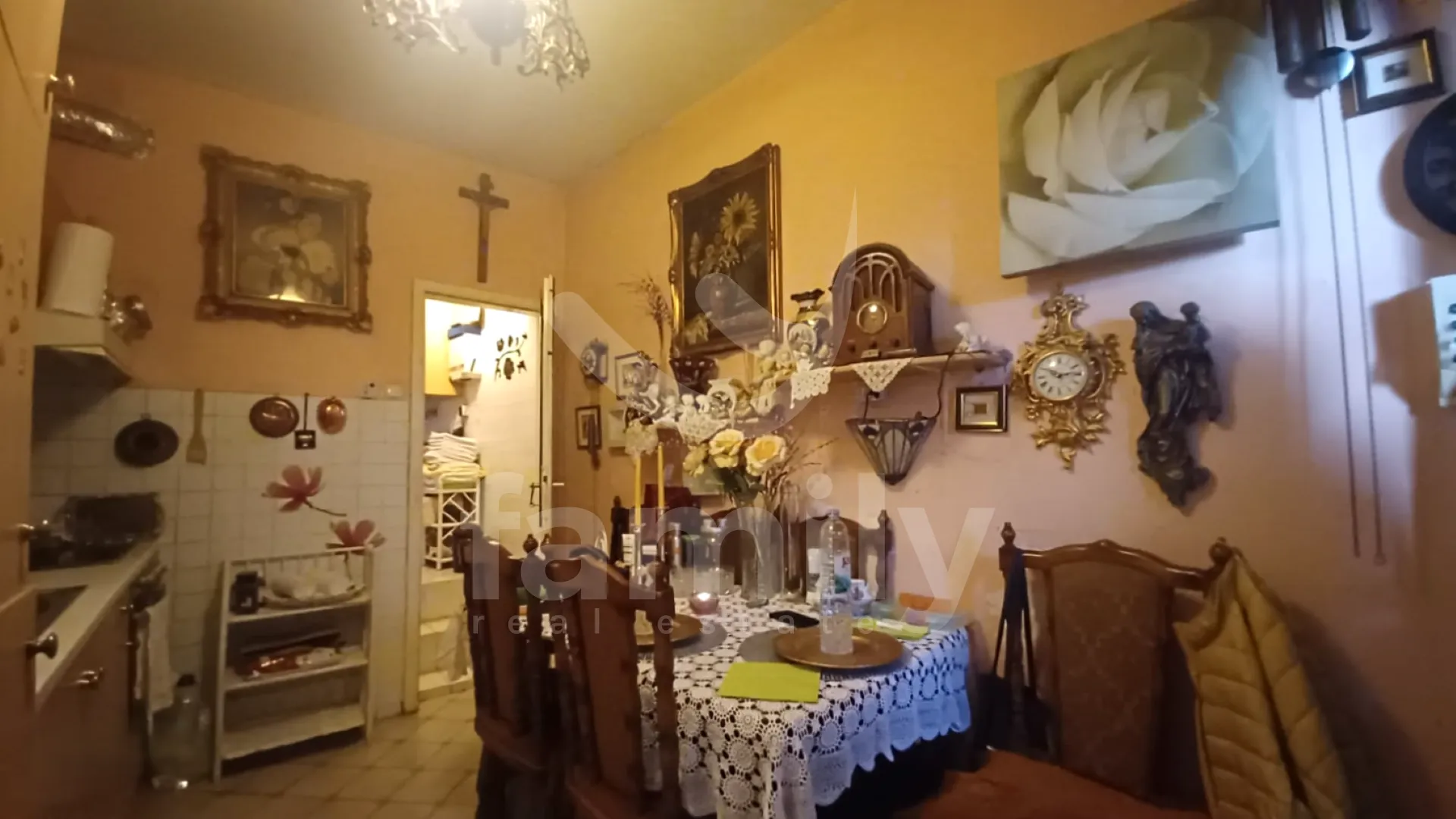 šarmantna stara kuća u puli koja čeka obnovu - slika 7