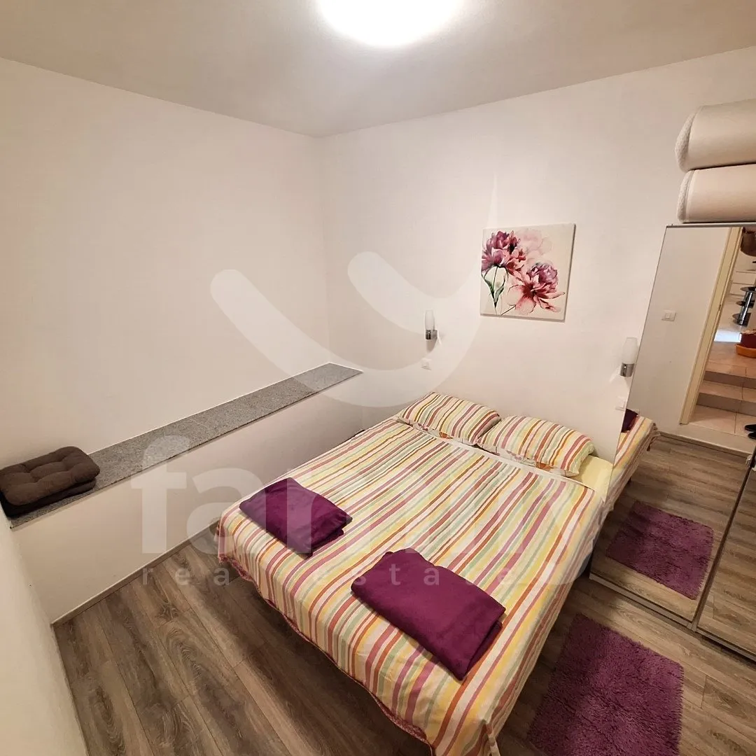 dva stana sa okućnicom u centru rovinja na 50 m od mora - slika 20