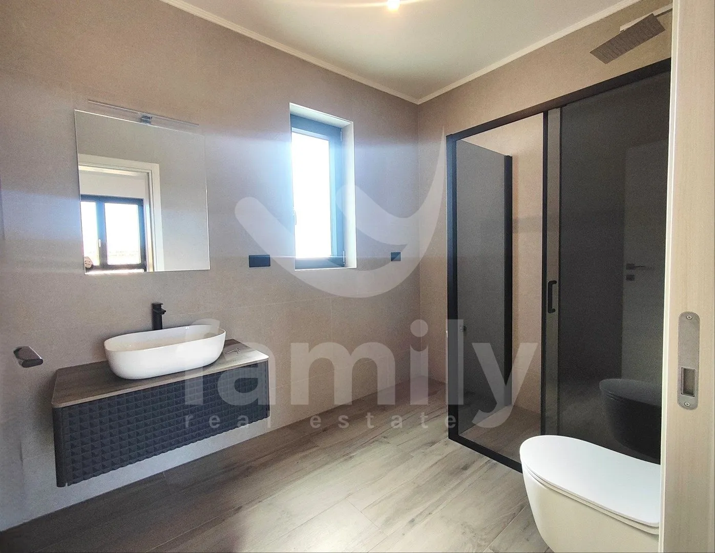 dvojna moderna kuća sa grijanim bazenom - slika 15