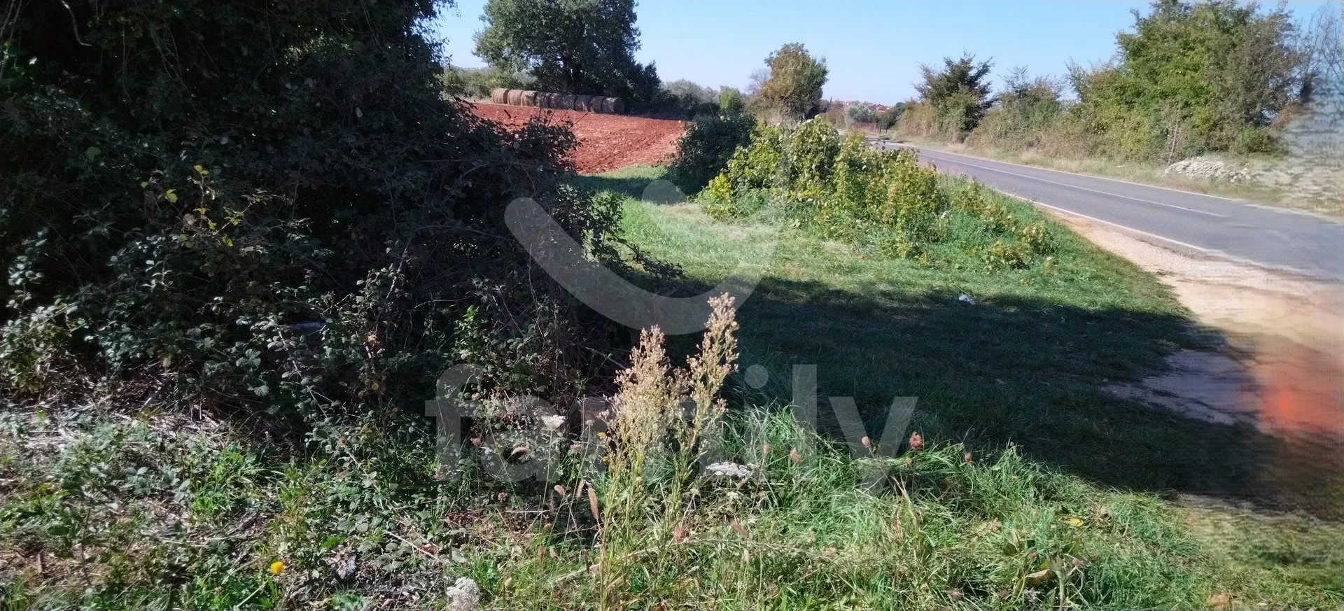 lijepo poljoprivredno zemljište u blizini vodnjana - slika 5