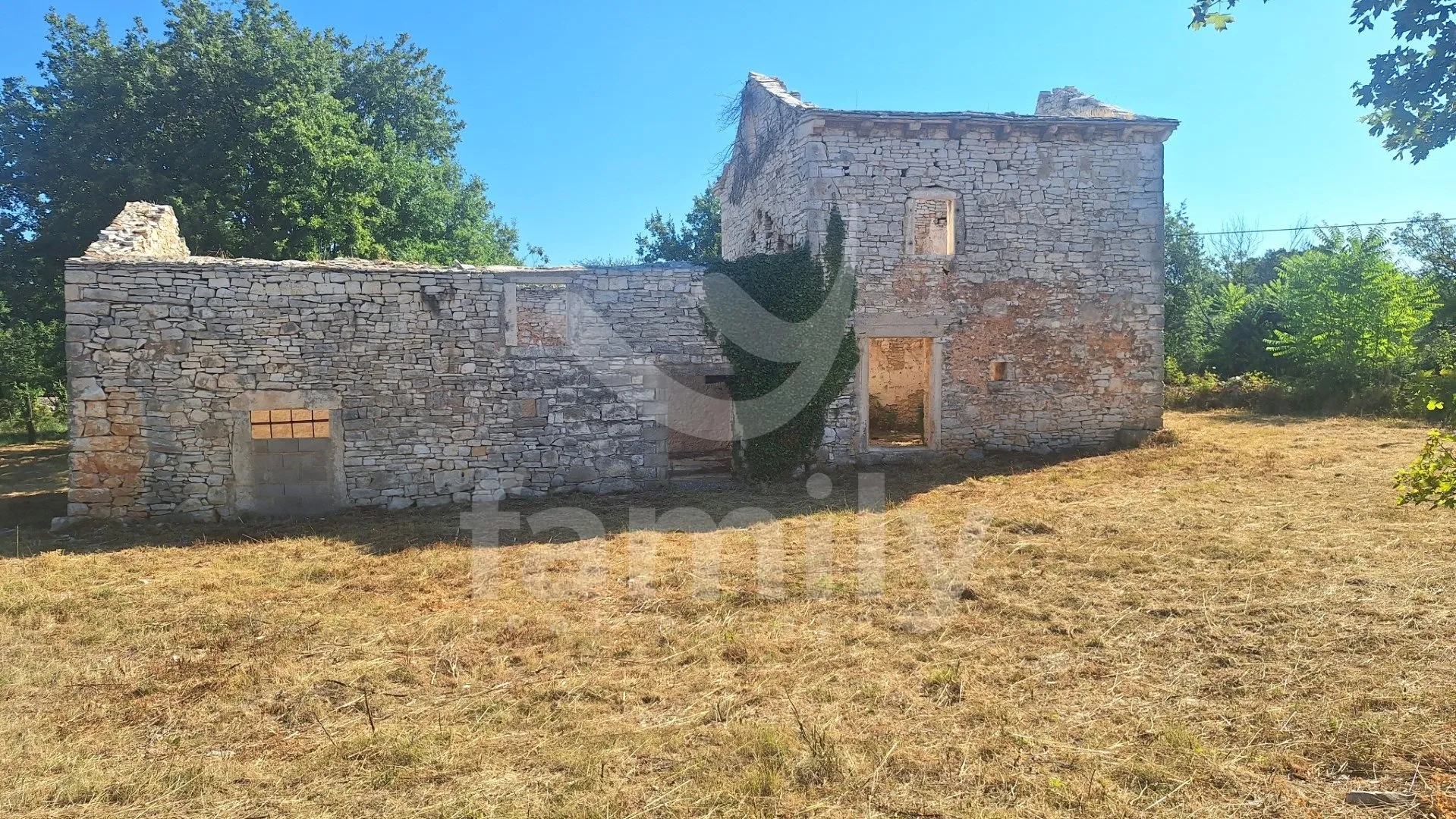 dvije kamene kuće visokog potencijala na mirnoj lokaciji - slika 2