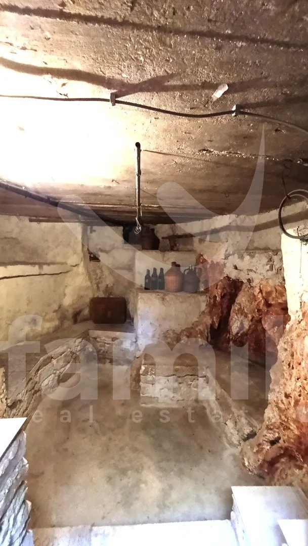 prodaja šarmantne kuće za renovaciju u mirnom naselju - slika 20