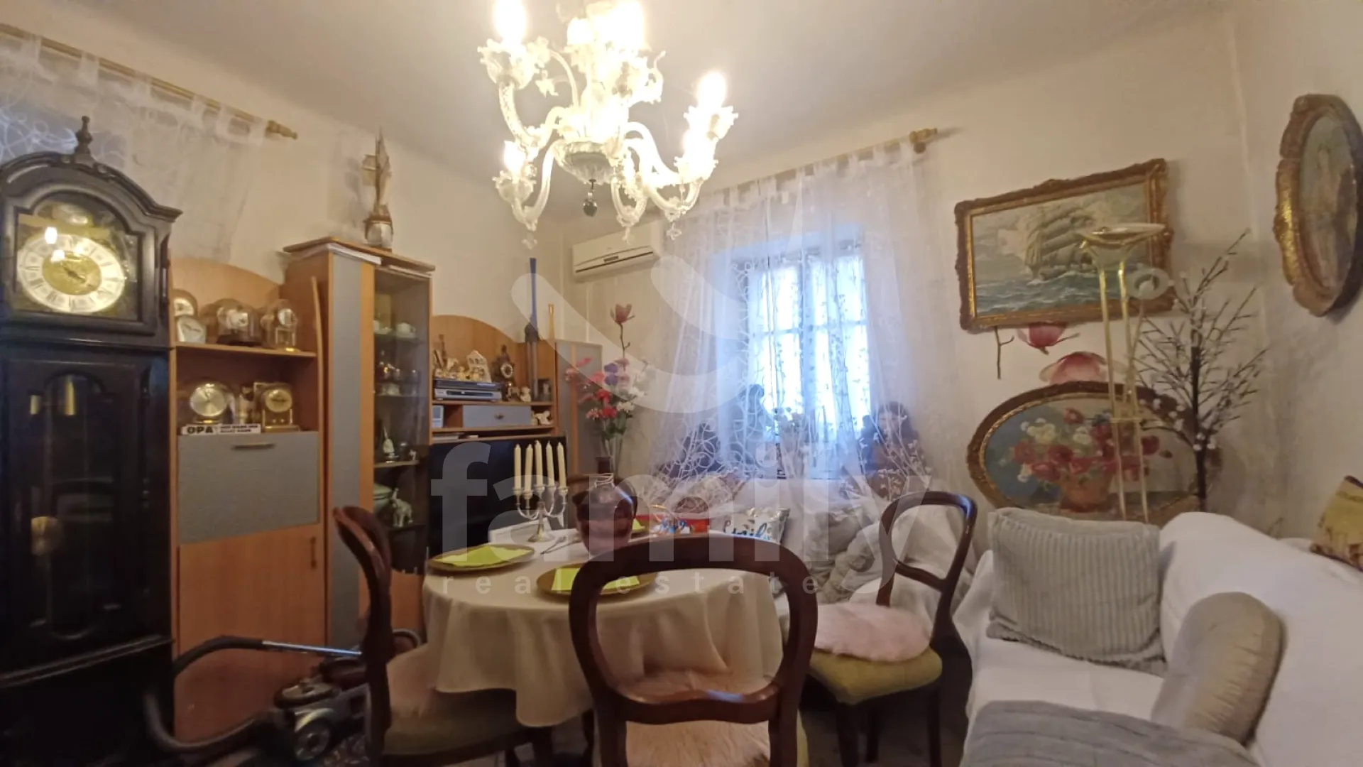 šarmantna stara kuća u puli koja čeka obnovu - slika 6