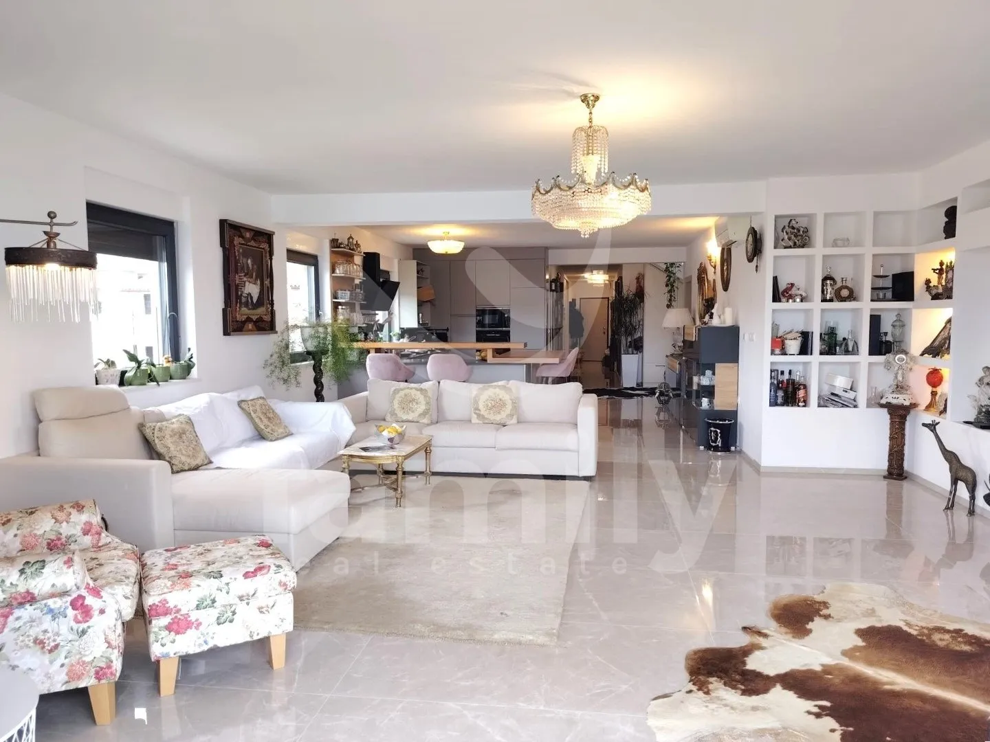 luksuzni dvoetažni penthouse prvi red do mora - slika 2