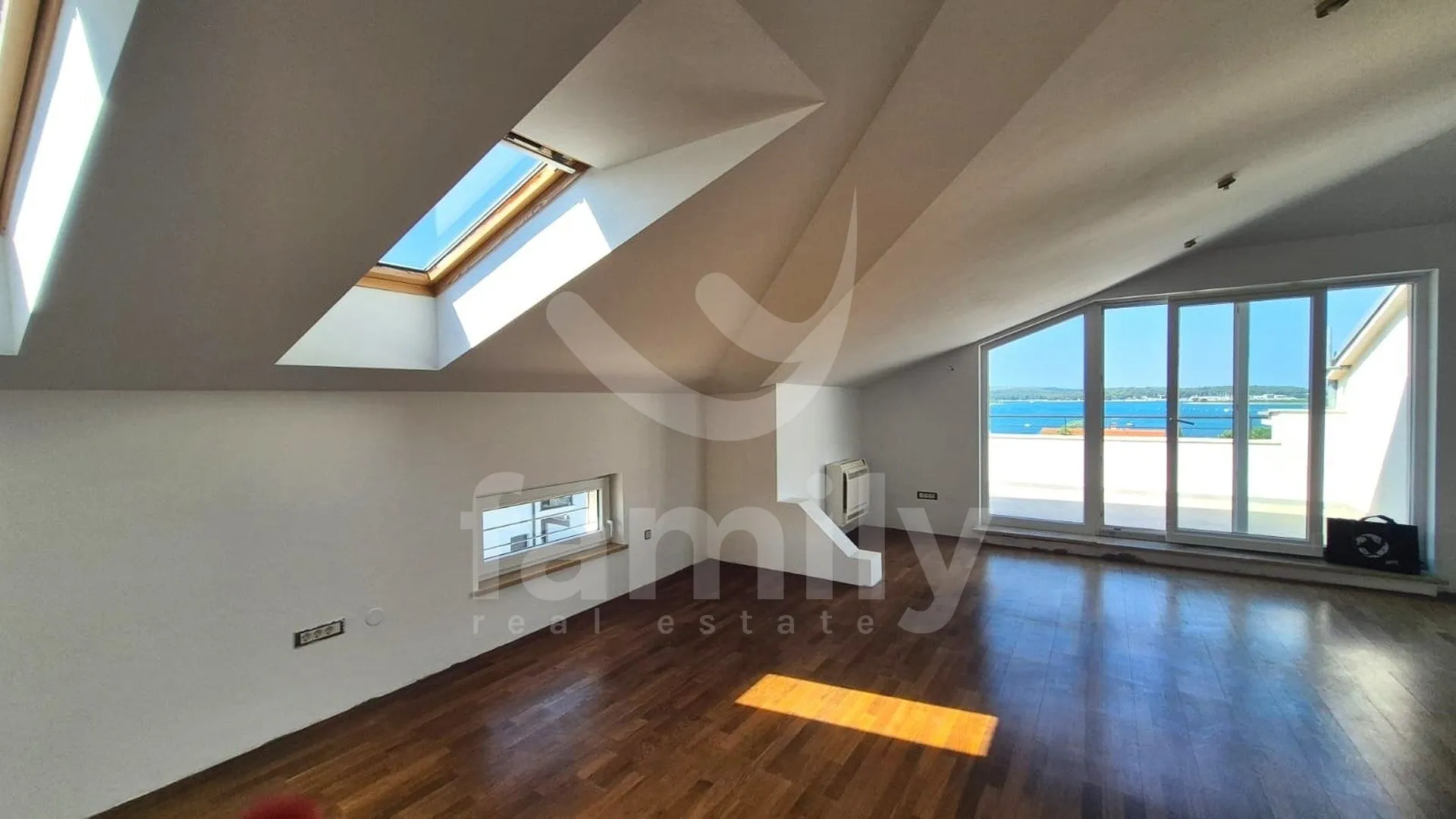 Penthouse Uz More S Bazenom I Panoramskim Pogledom - Medulin