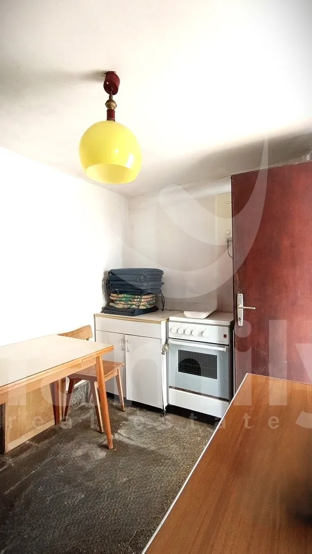 prodaja šarmantne kuće za renovaciju u mirnom naselju - slika 23