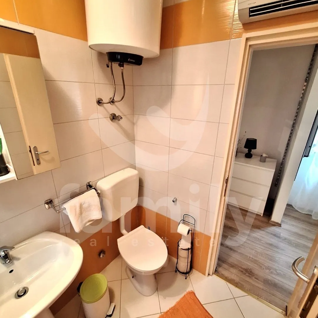 dva stana sa okućnicom u centru rovinja na 50 m od mora - slika 11