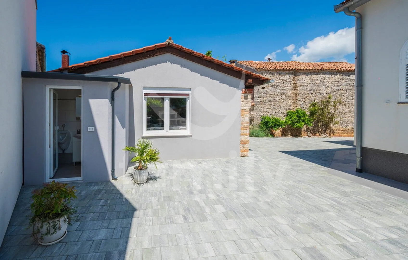 kuća sa uhodanim najmom - odlična investicijska prilika - slika 15