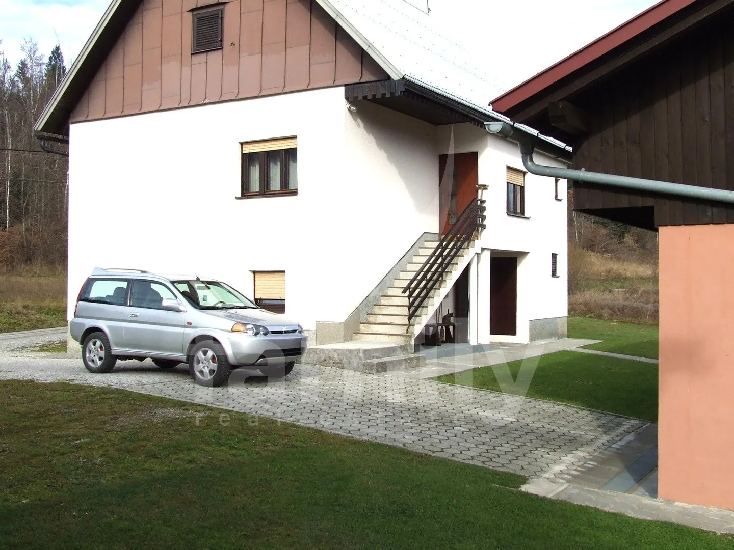 prodaja kuće s dvije gospodarske zgrade - veliki potencijal - slika 7