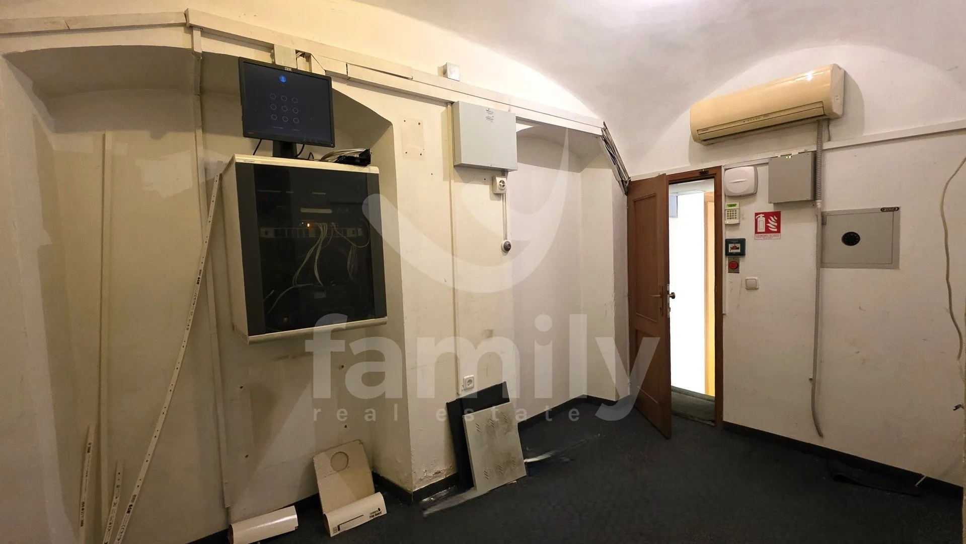 poslovni prostor na frekventnoj lokaciji u centru požege - slika 14