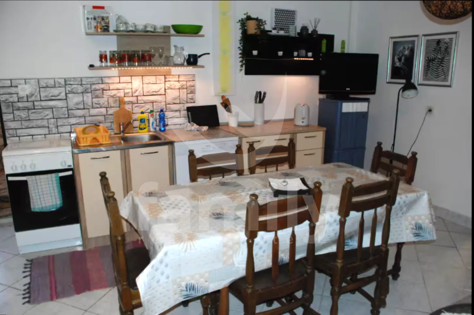 prodaja visokoisplative kuće sa pogledom na more - slika 10