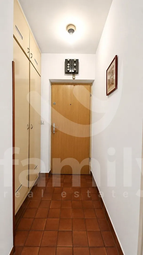prodaja stana s potencijalom na atraktivnoj lokaciji - slika 13