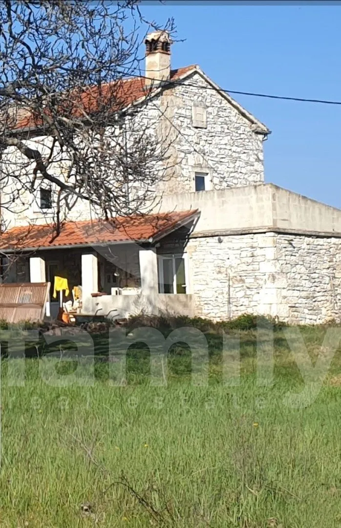 prodaja kamene kuće za renovaciju sa izrađenim projektom - slika 2