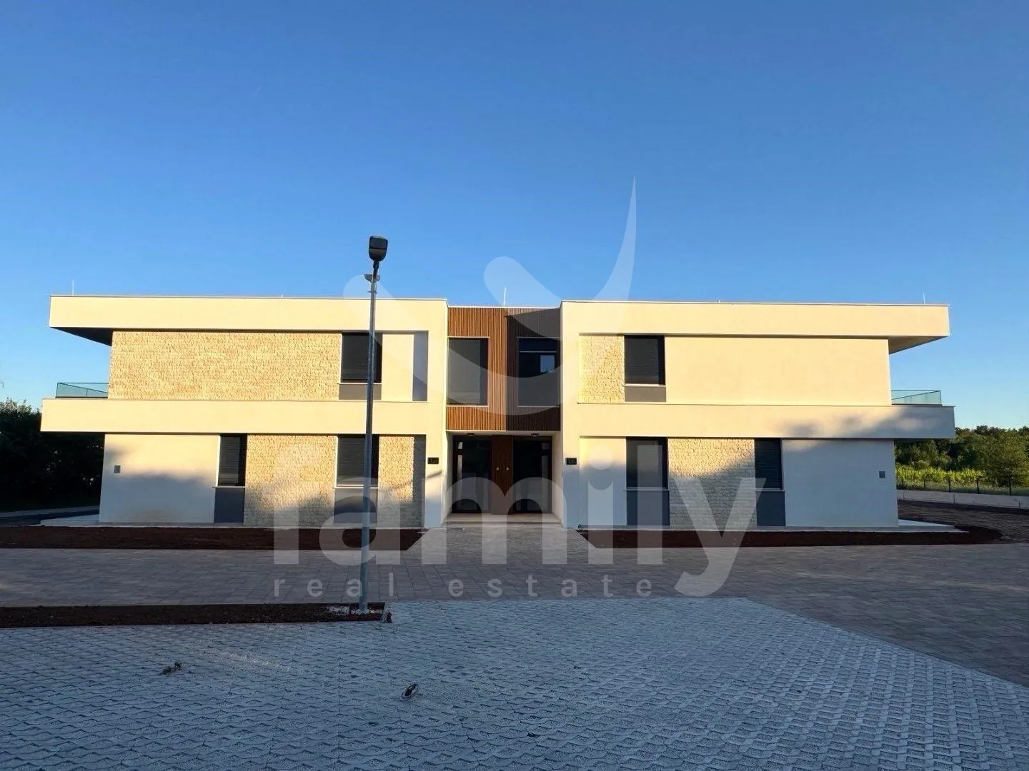 prodaja komfornog stana sa vrtom u novogradnji - slika 7