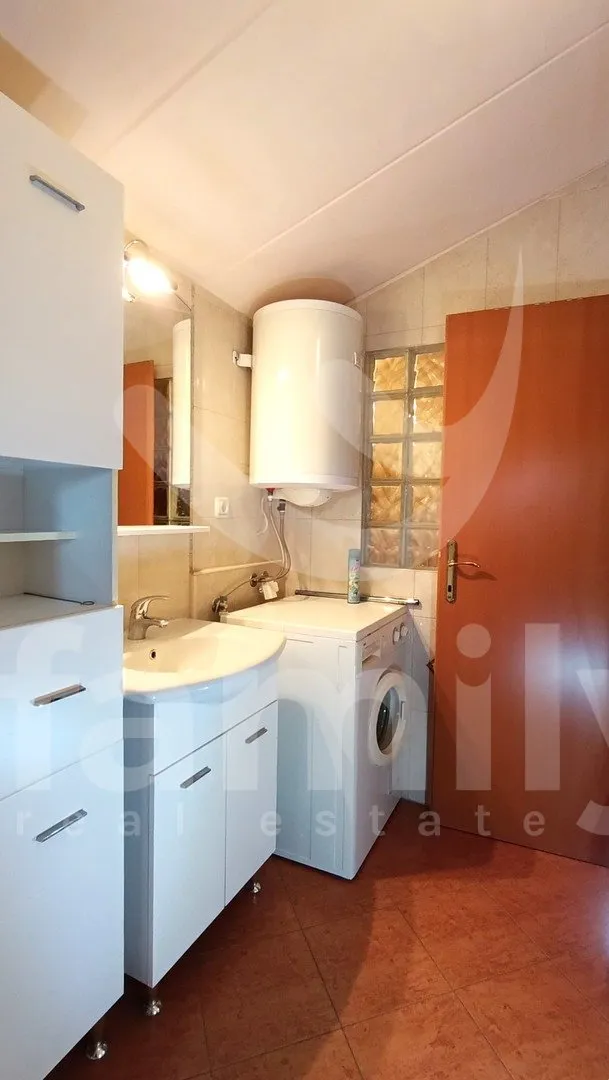 renovirana kuća u prigradskom naselju pule - slika 13