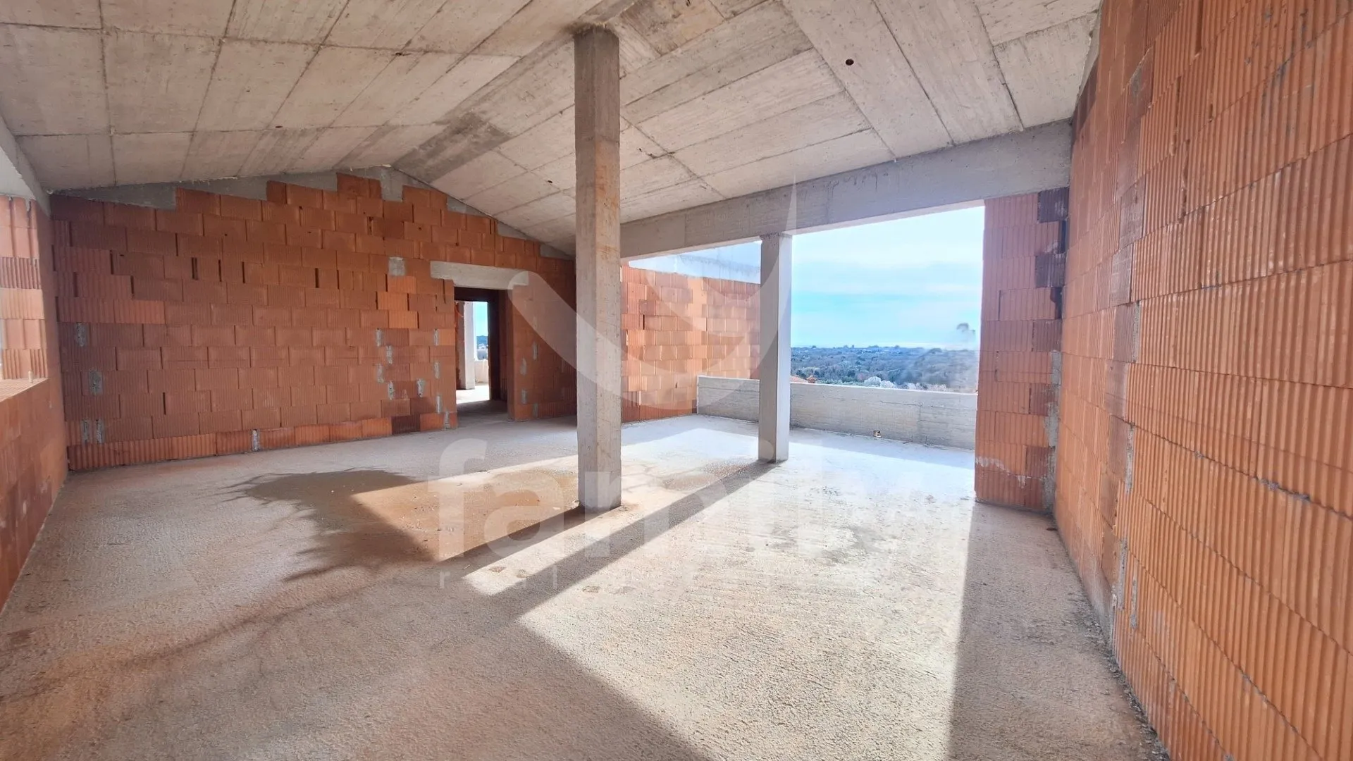 prostran obiteljski penthouse sa zapanjujućim pogledom na more - slika 5