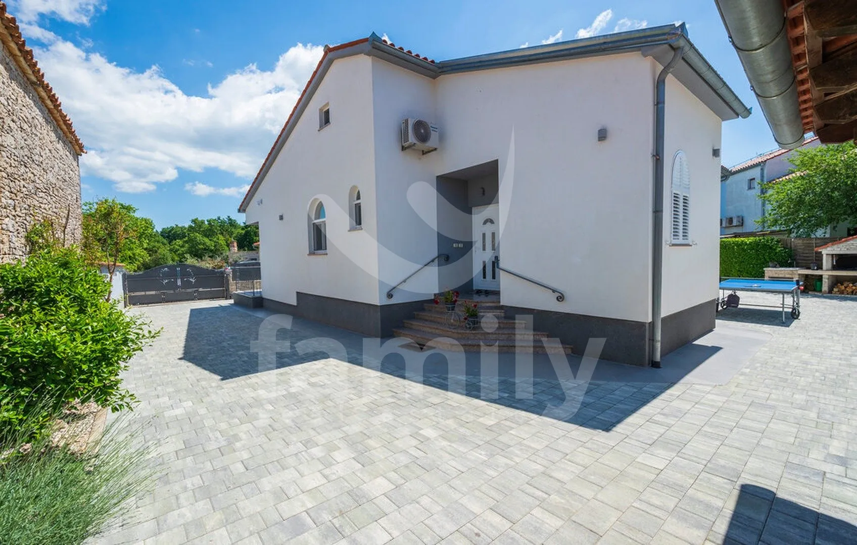 kuća sa uhodanim najmom - odlična investicijska prilika - slika 13