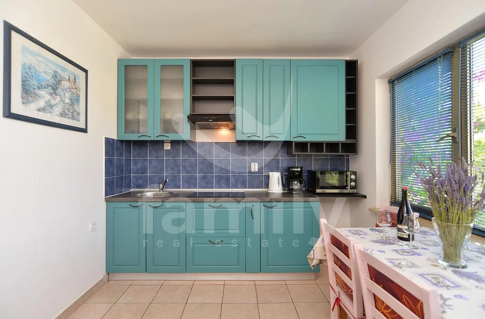profitabilna apartmanska kuća sa bazenom i 6 stanova - slika 15