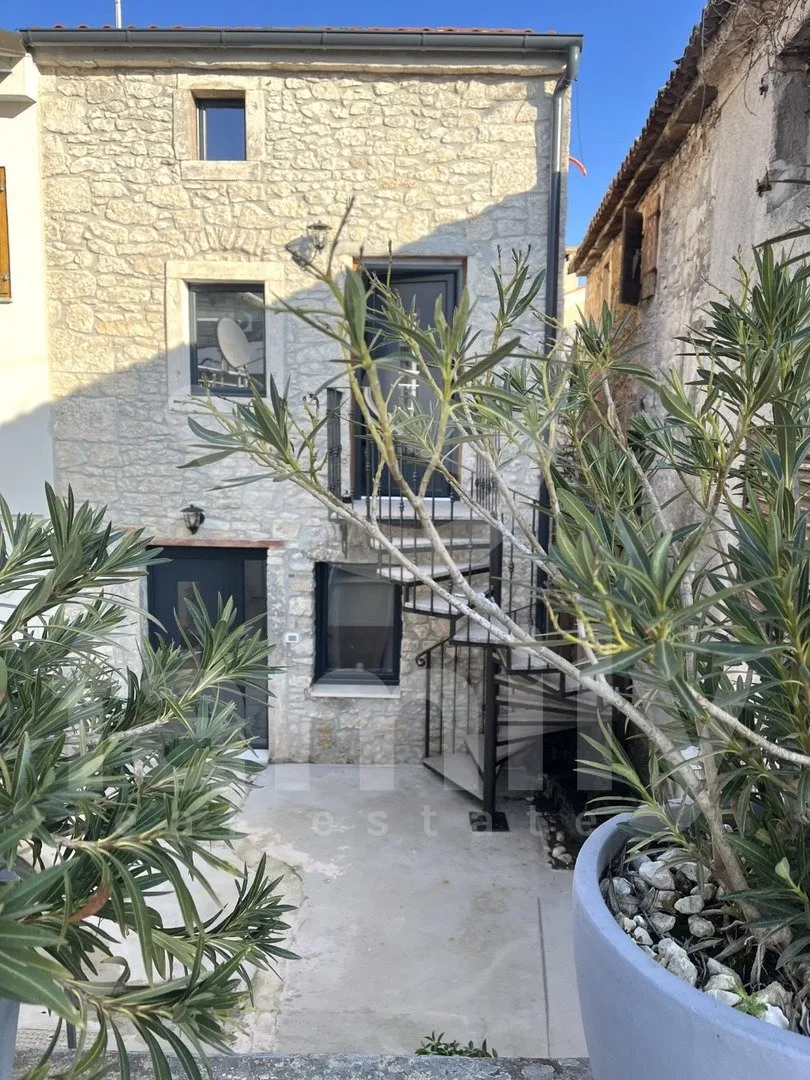 ekskluzivno novouređena kamena kuća sa dva apartmana - slika 4