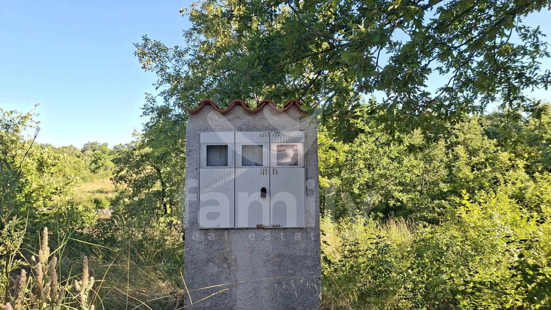 građevinsko zemljište sa projektom na mirnoj lokaciji - slika 8