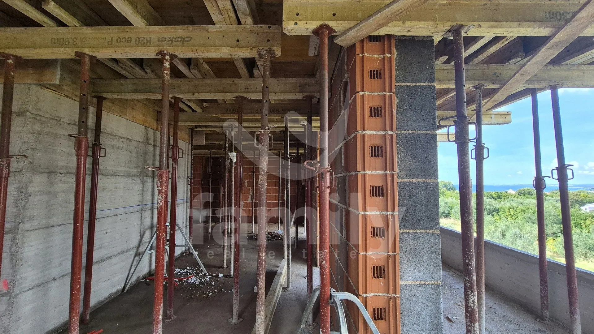 prostran penthouse u modernoj novogradnji - slika 12