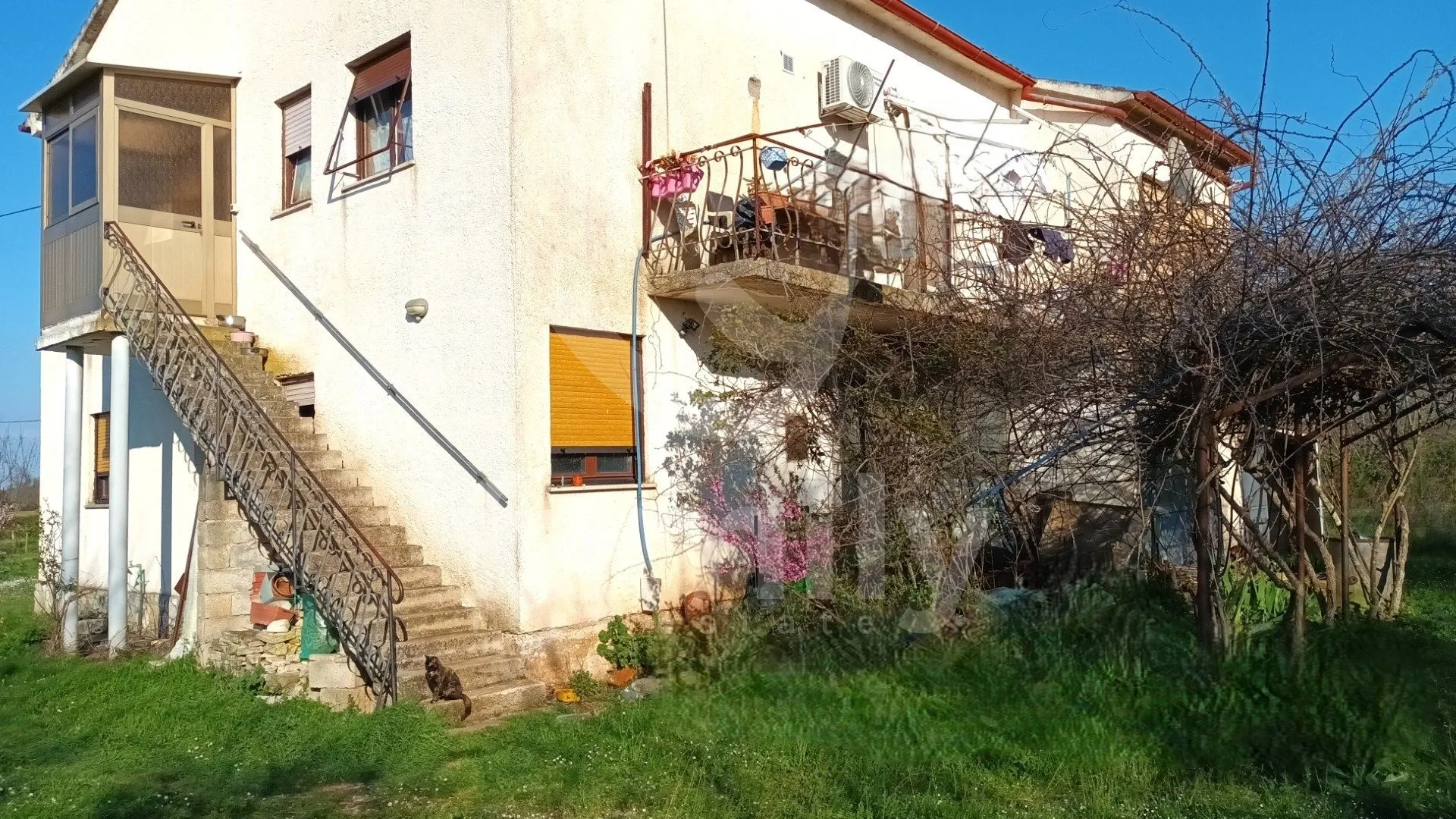 Prodaja Kuće U Marčani – Prostor, Potencijal I Mir Na Jednoj Lokaciji - Marčana