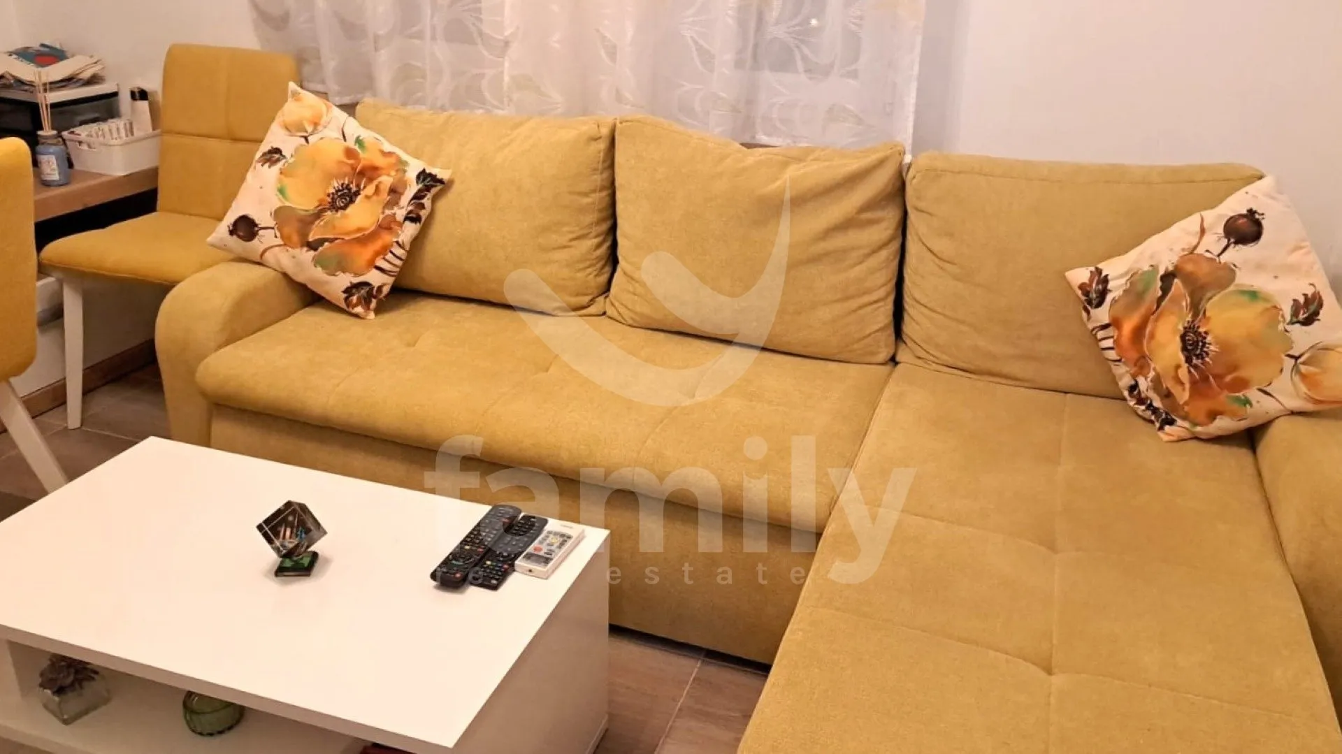 renoviran, namješten i moderan stan u puli - slika 1