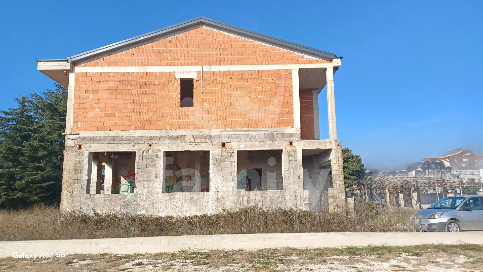 prodaja stambeno-poslovne zgrade na atraktivnoj lokaciji blizu mora - slika 2