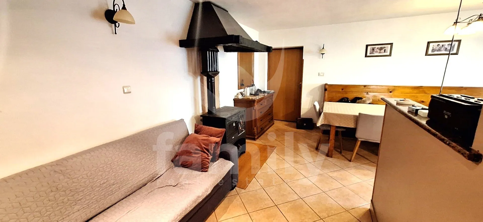apartmanska kuća sa 4 stana i pogledom na more - slika 14
