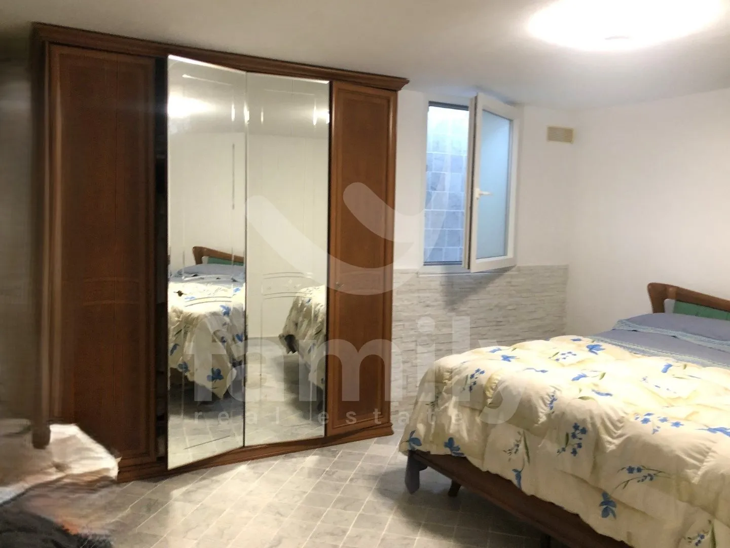 prostrana moderna vila sa konobom blizu mora - slika 25