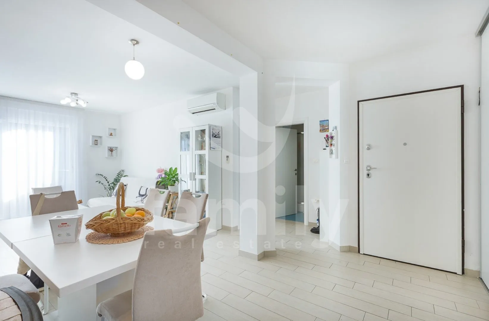 prodaja obiteljski stan s apartmanom i vrtom pula veli vrh - slika 2