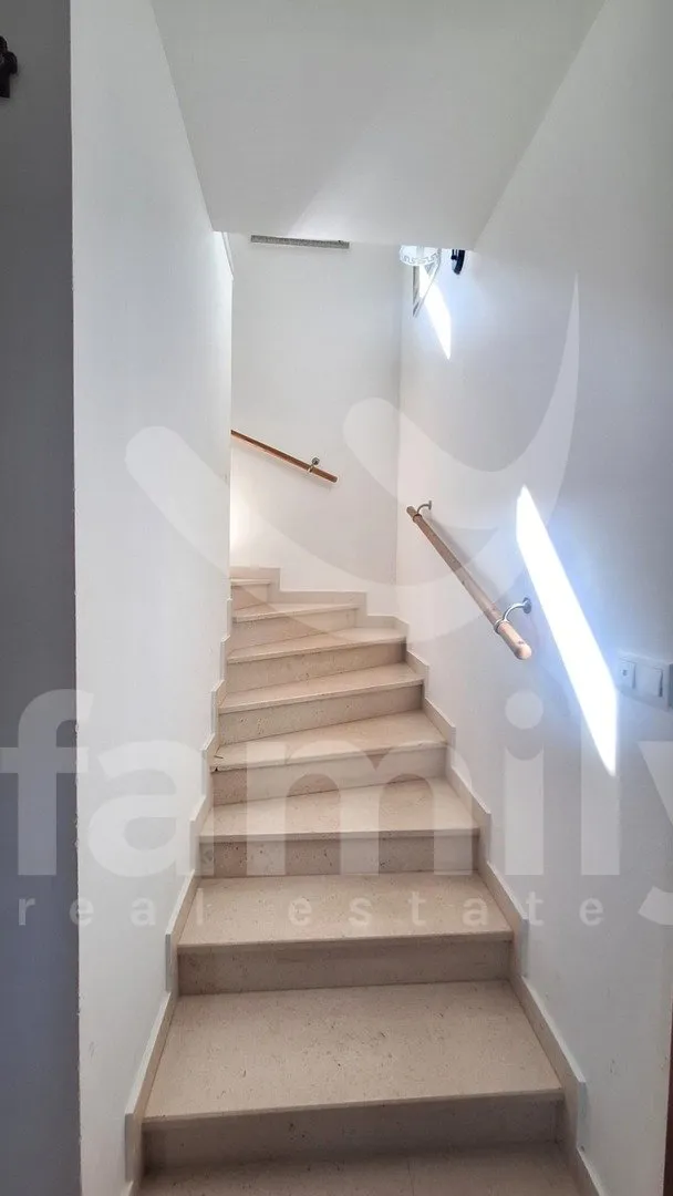 apartmanska kuća sa bazenom blizu mora - slika 9