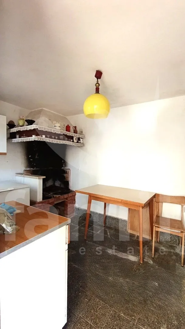 prodaja šarmantne kuće za renovaciju u mirnom naselju - slika 19