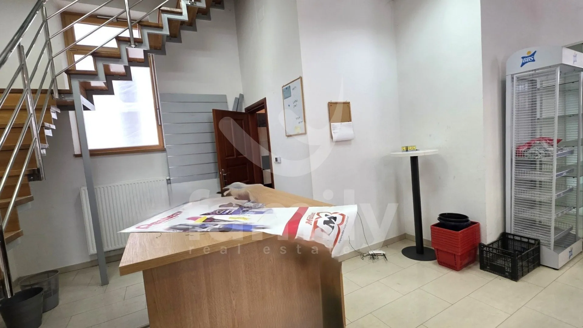 prostrani poslovni prostor na atraktivnoj lokaciji - slika 8