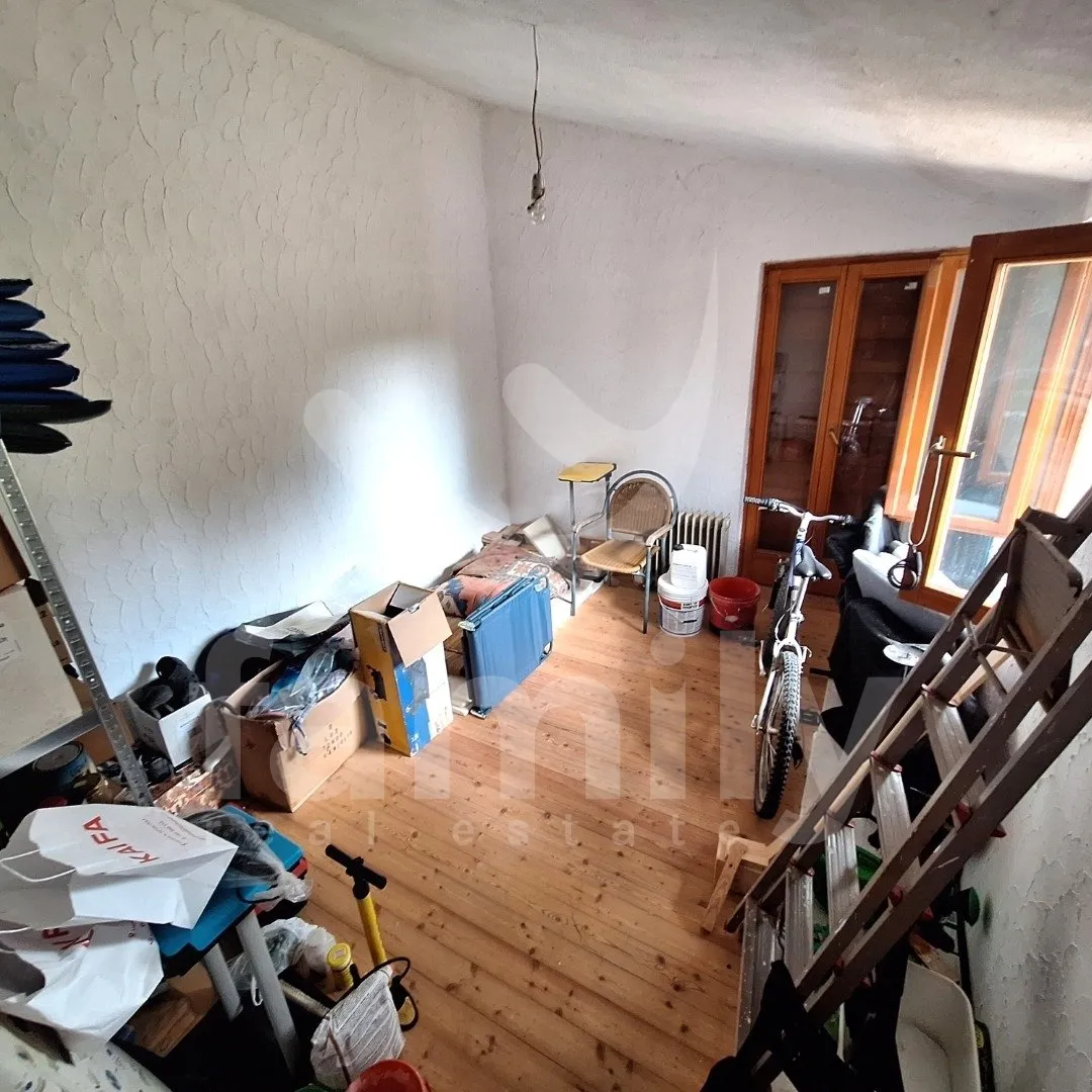 renovirana kamena kuća na odličnoj lokaciji - slika 10