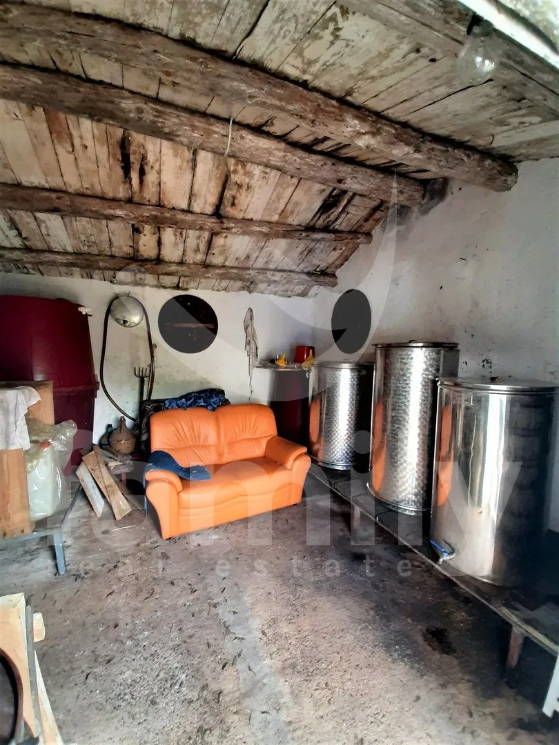 starina na prostranom građevinskom zemljištu - slika 9