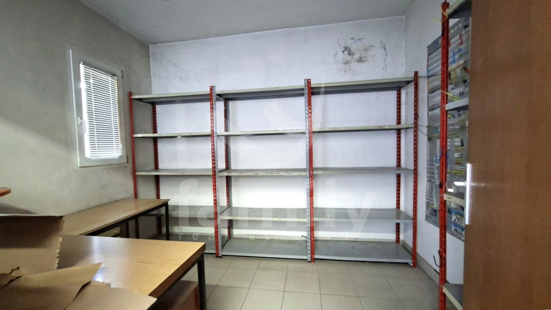 zakup prostranog poslovnog prostora u gradu - slika 11