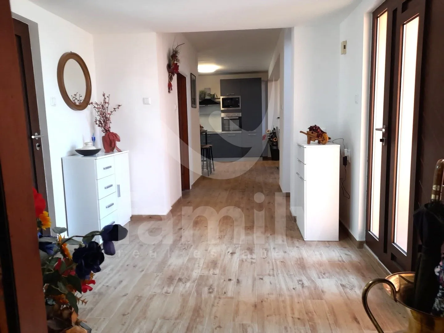 samostojeća kuća sa bazenom i otvorenim pogledom na brijunsko otočje - slika 4