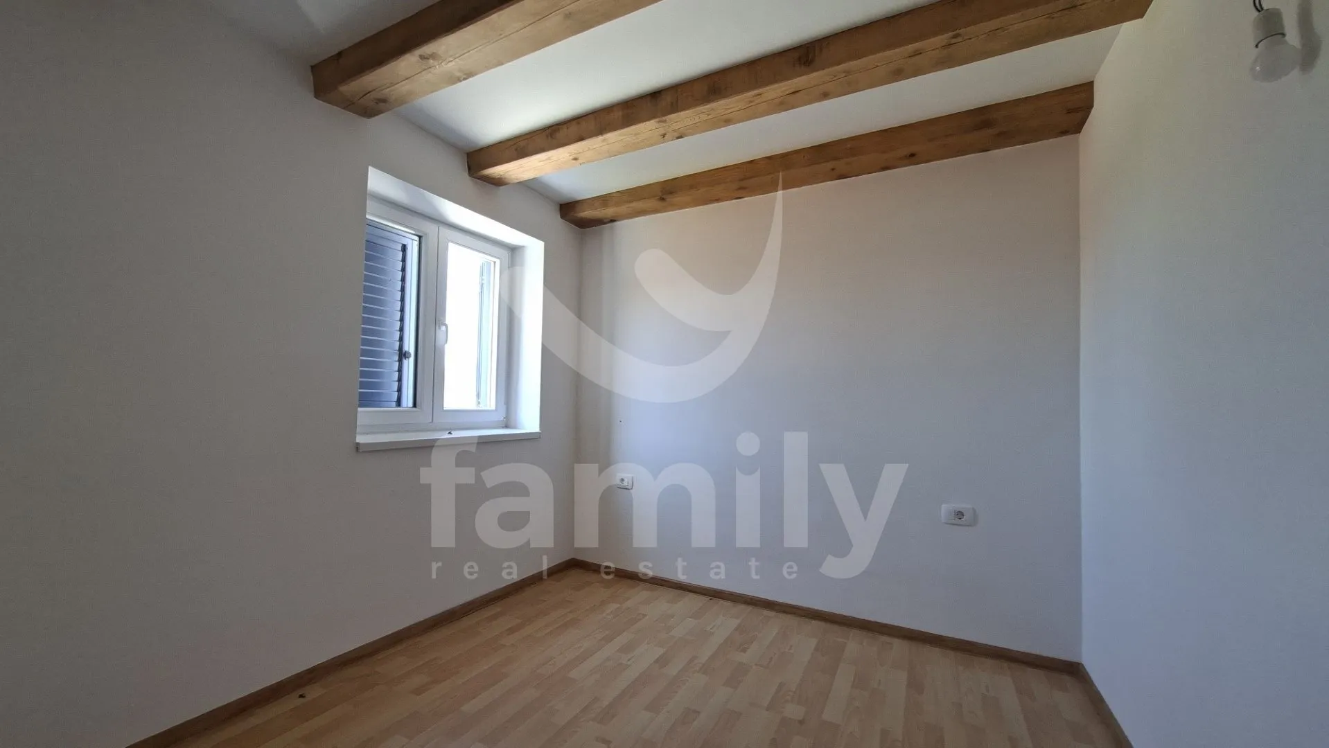 kamena kuća sa zasebnim apartmanom, konobom i bazenom - slika 6