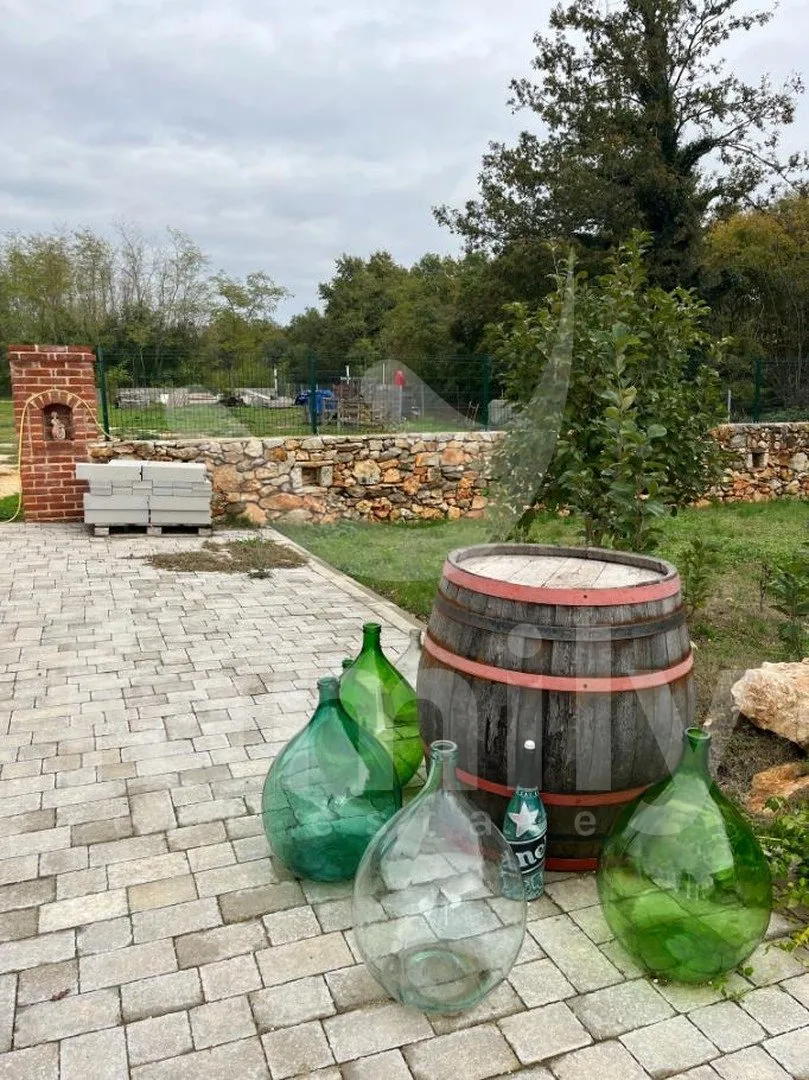 poslovni prostor sa uhodanom djelatnošću u rovinju - slika 15