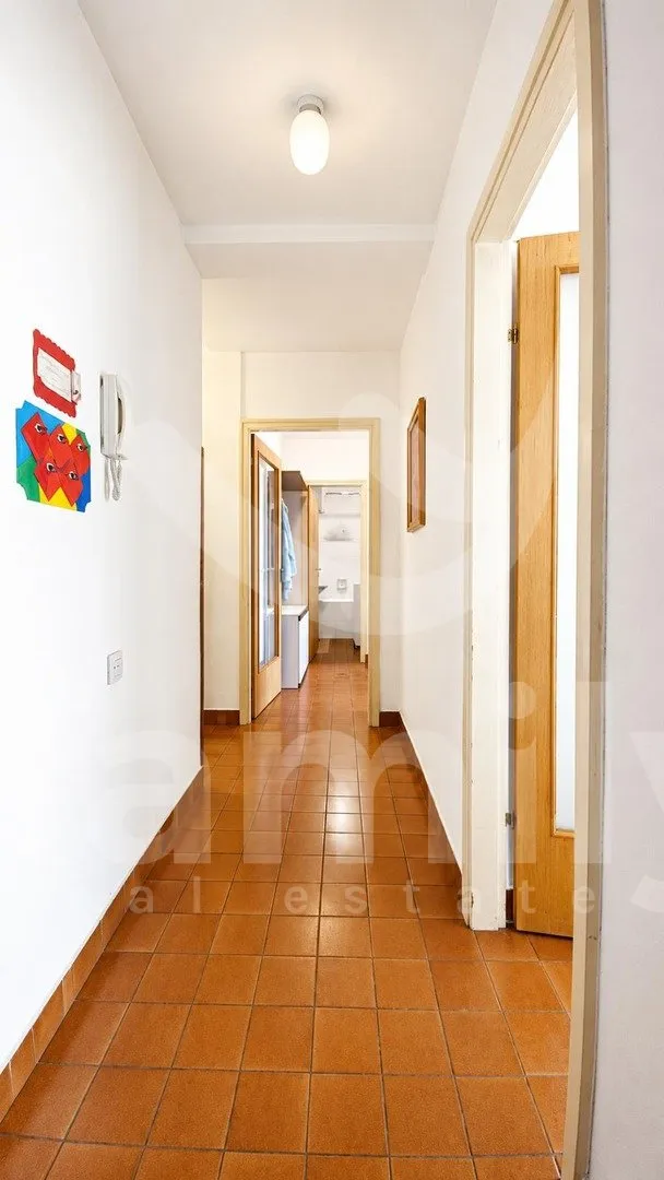 prodaja stana s potencijalom na atraktivnoj lokaciji - slika 9