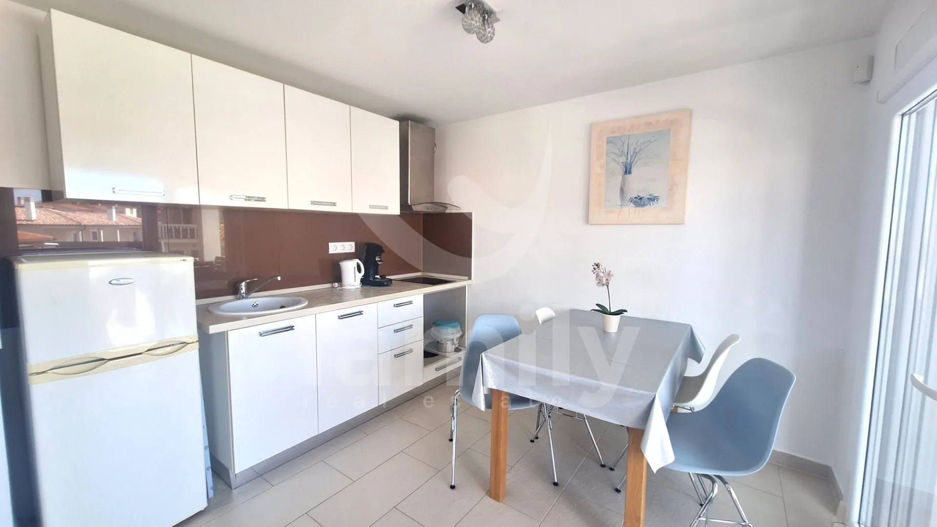 apartmanska kuća sa bazenom blizu mora - slika 23