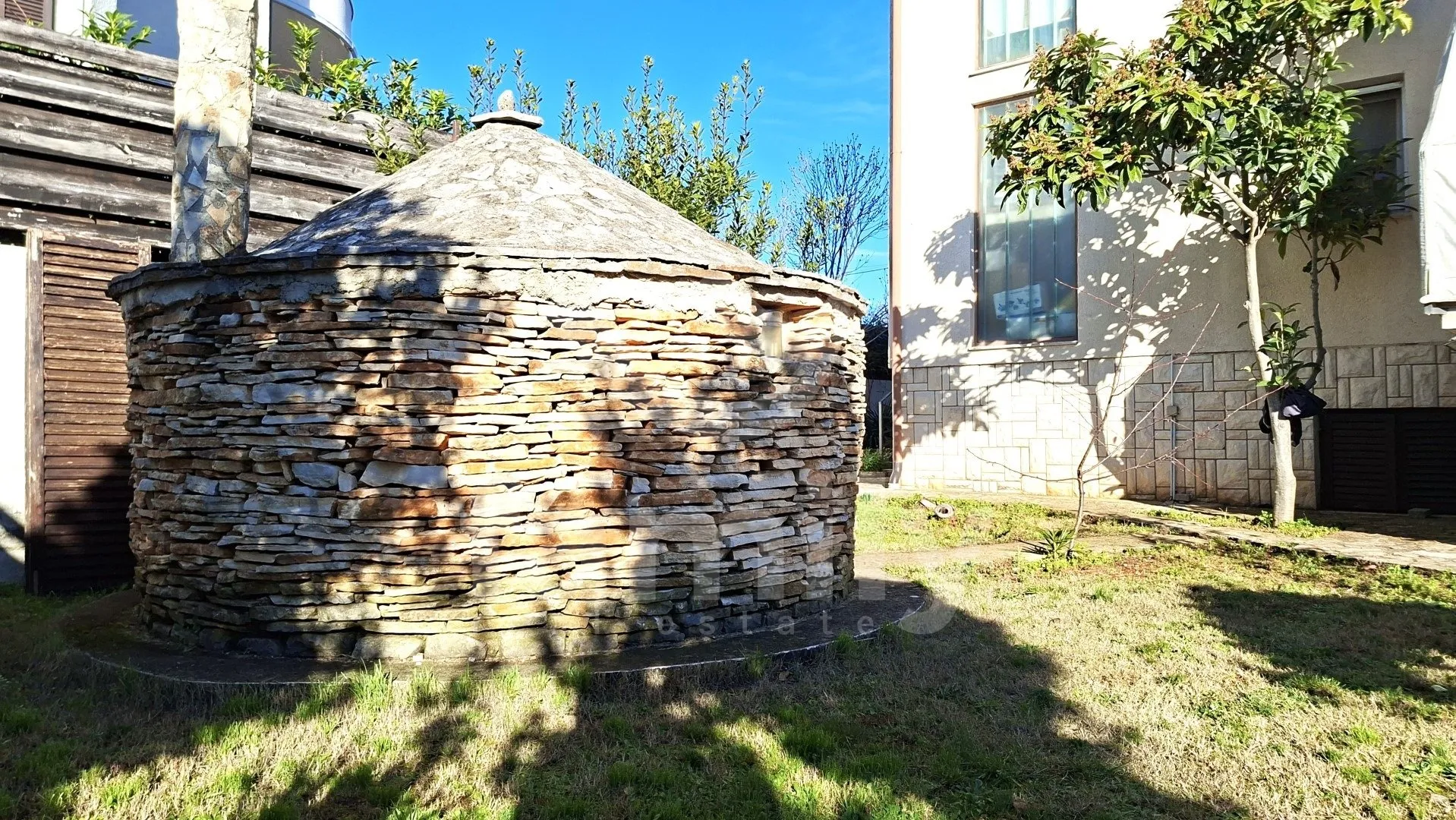 prodaja visokoisplative kuće sa pogledom na more - slika 19