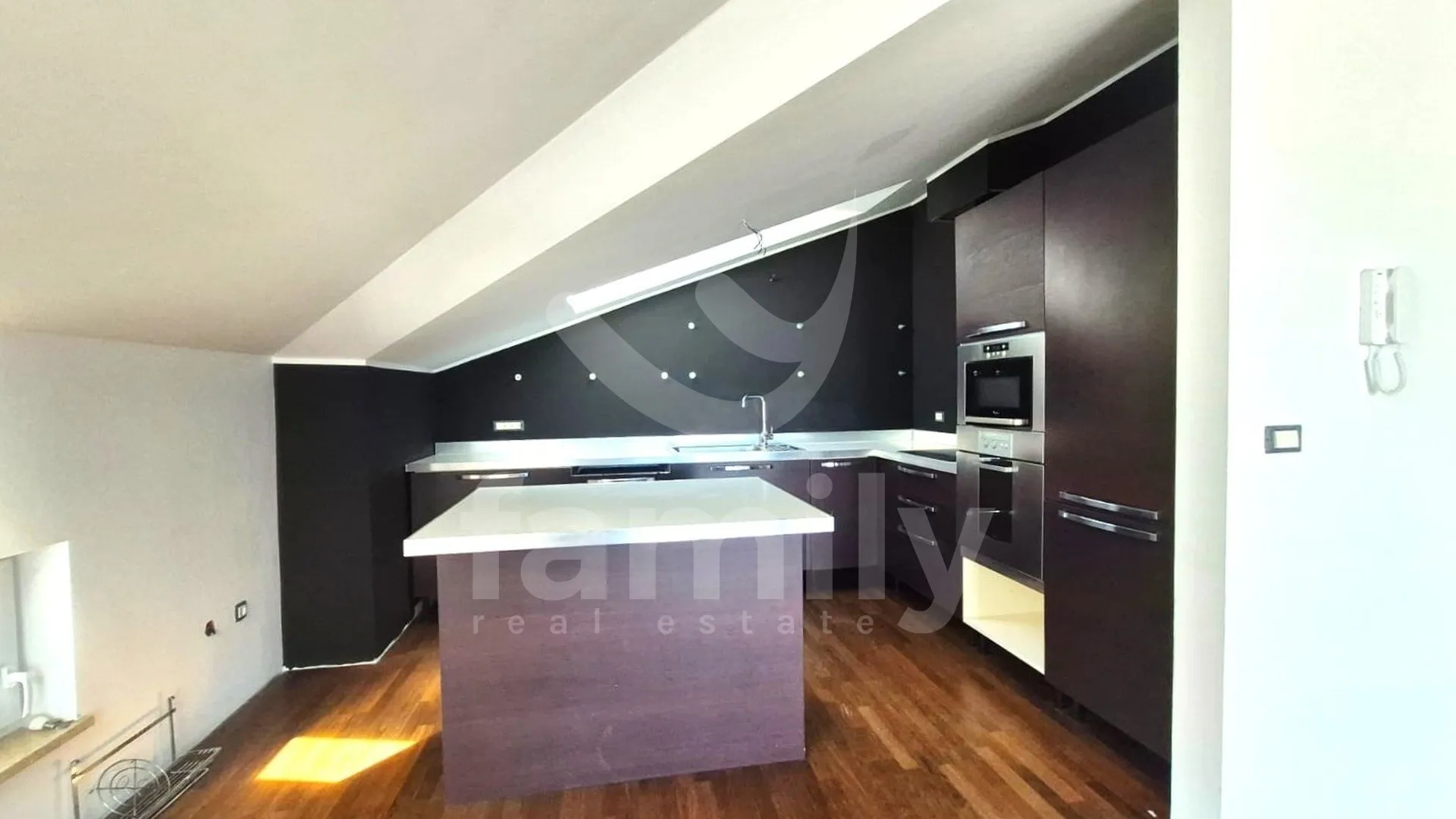 penthouse uz more s bazenom i panoramskim pogledom - slika 9